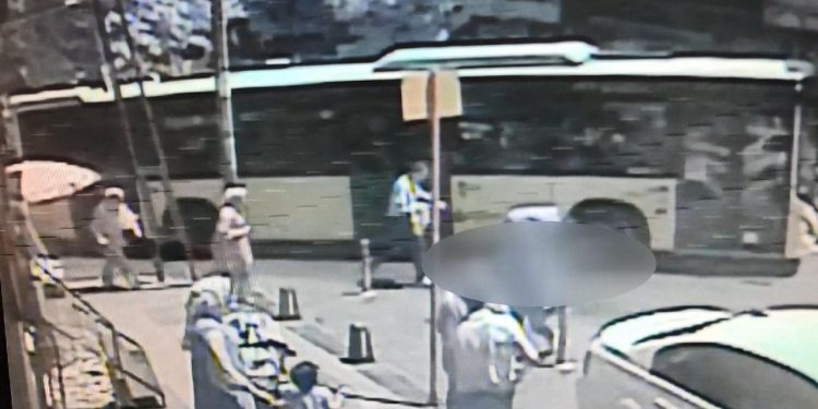 Bağcılar’da Koşarak İETT Otobüsüne Binmek İsterken Tekerleğin Altında Kalarak Ezildi