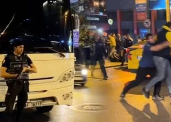 Bağdat Caddesi’nde Galatasaray taraftarlarının araçlarına hücum