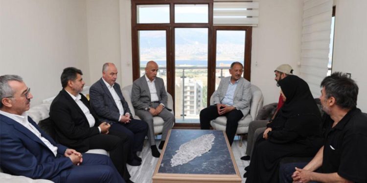 Bakan Özhaseki Kahramanmaraş’ta… Depremzede Demirel: Devletten, bakanlıktan, AFAD’dan Allah razı olsun