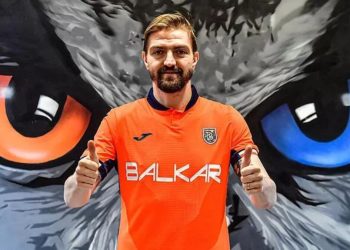 Başakşehir’de Caner Erkin ve Adnan Januzaj ile yollar ayrıldı