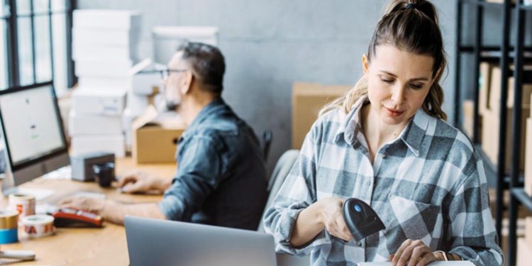 Bayanlar e-ticarette erkekleri solladı