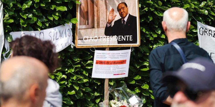 Berlusconi’nin cenazesi yakıldı, külleri villasındaki mozolede saklanacak