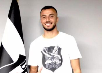 Beşiktaş, Romain Saiss’in bonservis bedelinde indirim yaptı! Sol kanat için Ekambi’nin menajeriyle görüşüldü