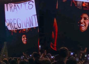 ‘Bizim çocuk işi mukadderata kaldı’ demişti…Hamile olduğunu kocasına söylemek için pankart açtı