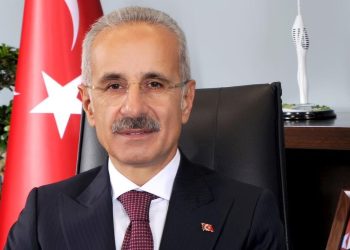 Boğaz geçişleri için yeni karar! Bakan Uraloğlu “Tarihi bir adım atıyoruz” diyerek duyurdu