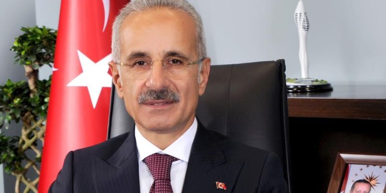 Boğaz geçişleri için yeni karar! Bakan Uraloğlu “Tarihi bir adım atıyoruz” diyerek duyurdu