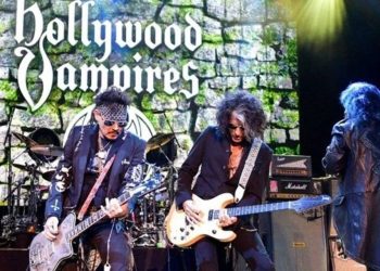 Bugün duyurdular…. Johnny Depp İstanbul konserinin gelirini depremzedelere bağışlayacak