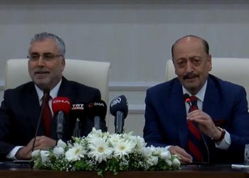 Çalışma Bakanlığı’nda evre teslim yapılıyor