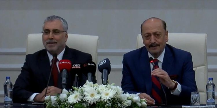 Çalışma Bakanlığı’nda evre teslim yapılıyor