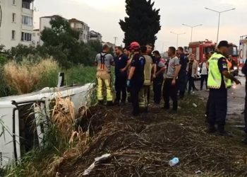 Cezaevi nakil aracı şarampole devrildi: Çok sayıda asker yaralı