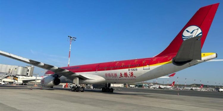 Çinli hava yolu şirketi İstanbul uçuşlarına yine başladı