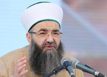 Cübbeli Ahmet: İki Erkeğin Tokalaşmasında Tehlike Var, Baktın Elini Bırakmıyor…