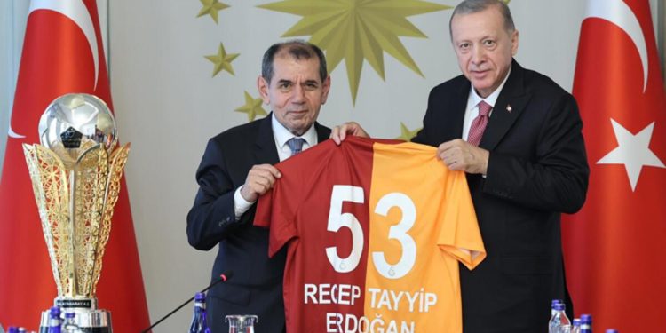 Cumhurbaşkanı Erdoğan, Harika Lig şampiyonu Galatasaray’ı kabul etti