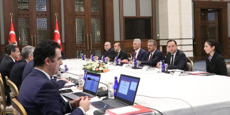 Cumhurbaşkanı Yardımcısı Yılmaz: Enflasyonla çaba konusunda faal ve kararlı adımlar atacağız