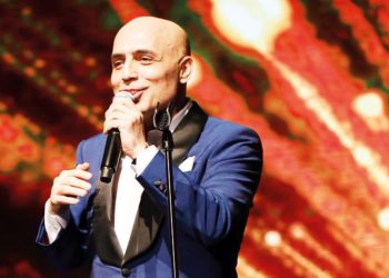 Depremzedelere yardım konseri