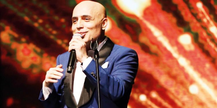 Depremzedelere yardım konseri