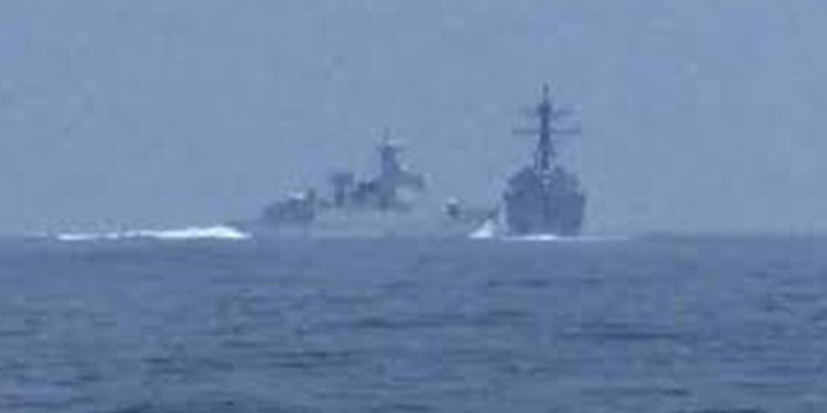 Dünya bu manzaraları konuşuyor… Tayvan Körfezi’nde ABD-Çin savaş gemileri karşı karşıya