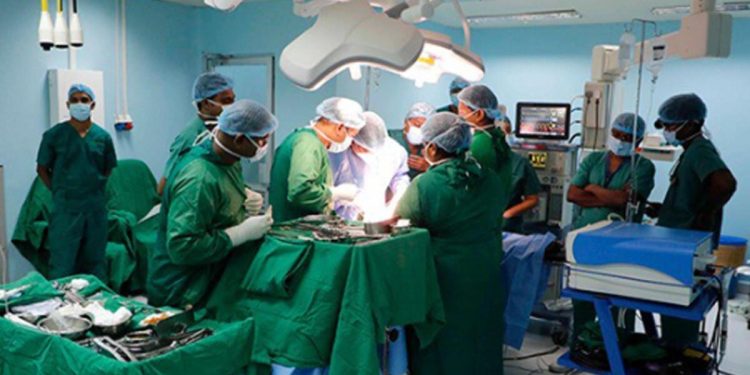 Dünya rekoru: 801 gram tartısında böbrek taşı çıkarıldı