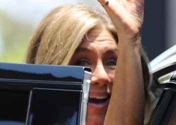 Dünyanın en güzel erkeğini elinde tutamadı: Ünlü meslektaşından çöpçatanlık kelamı: Üzülme, ben sana uygun birini bulacağım