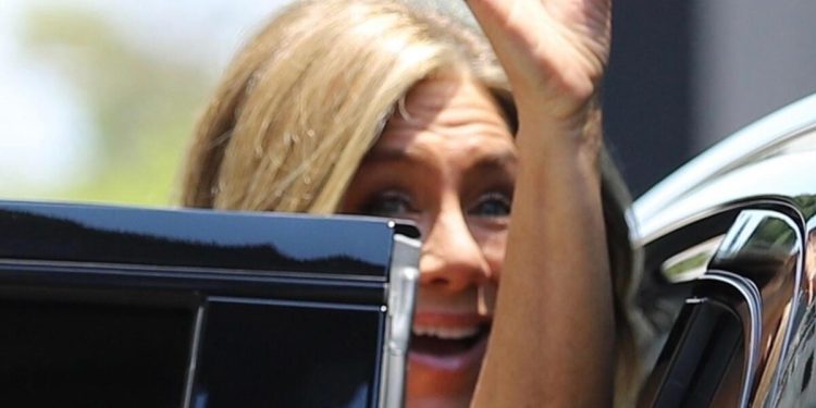 Dünyanın en güzel erkeğini elinde tutamadı: Ünlü meslektaşından çöpçatanlık kelamı: Üzülme, ben sana uygun birini bulacağım