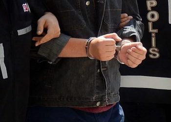 Erdoğan tezahüratı nedeniyle satış yapmadığı öne sürülen esnafa gözaltı