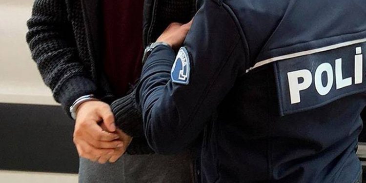 Erdoğan tezahüratı yapan çocuğu kovduğu tez edilmişti…