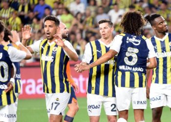 Fenerbahçeli oyuncular kupa zaferi sonrası konuştu! İsmail Yüksek: Sözlerim yanlış anlaşıldı