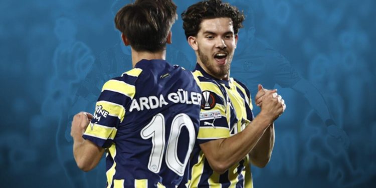 Fenerbahçeli yıldızın verdiği karşılık idaresi çok memnun etti! Ali Koç’tan teşekkür aldı…
