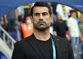 Fenerbahçe’nin teknik yöneticisi kim olacak? Efsane isimden “Hazırım” bildirisi