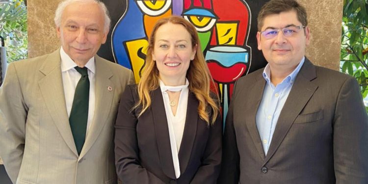 Fon yatırımıyla eğitime dayanak