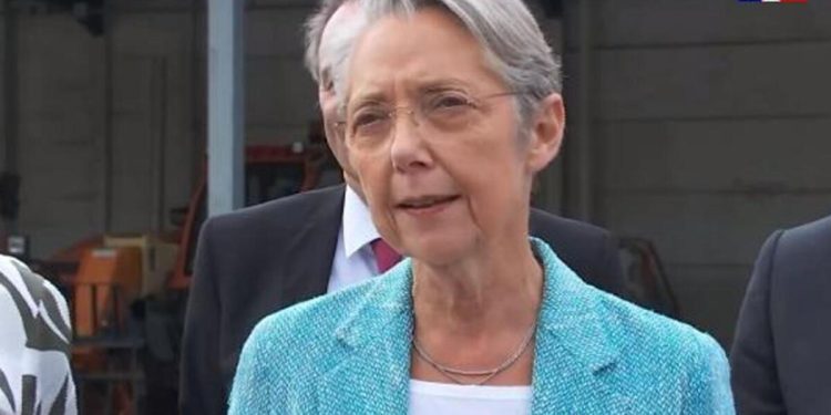 Fransa Başbakanı: Bıçaklı hücumda yaralanan 4 çocuğun durumun stabil