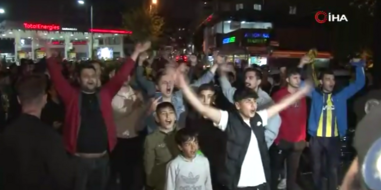 Galatasaray – Fenerbahçe maçı sonrası Samandıra’da ‘Yönetim İstifa’ sesleri!