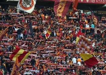 Galatasaray’a kombine ve locadan dev gelir!
