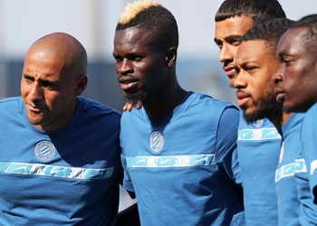 Galatasaray’ın sağ bek adayı ekipten ayrılıyor | Transfer Haberleri