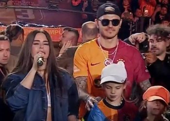 Galatasaray’ın şampiyonluk kutlamasında beklenen buluşma gerçekleşti! Simge Sağın – Mauro Icardi düeti geceye damga vurdu…