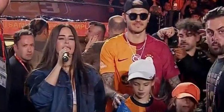 Galatasaray’ın şampiyonluk kutlamasında beklenen buluşma gerçekleşti! Simge Sağın – Mauro Icardi düeti geceye damga vurdu…