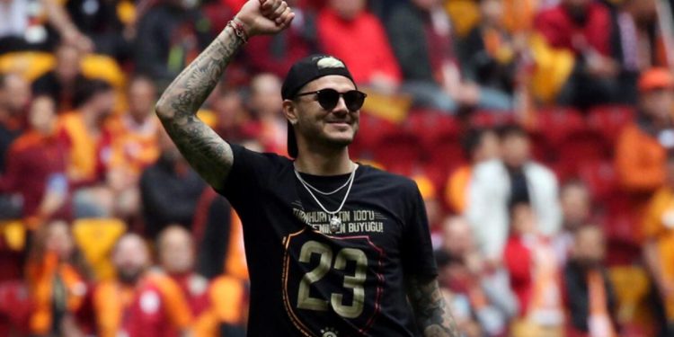 Galatasaraylı taraftarlardan Mauro Icardi’ye “Burada kal” daveti