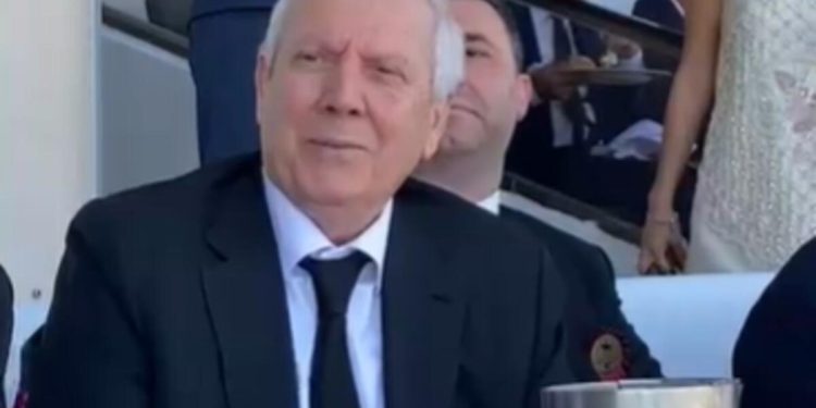 Gazi Koşusu öncesi Veliefendi’de Aziz Yıldırım tezahüratları