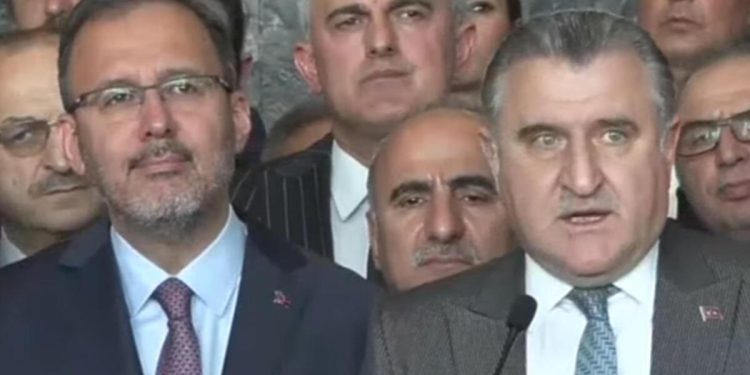 Gençlik ve Spor Bakanlığı’nda yeni dönem! Mehmet Muharrem Kasapoğlu misyonu Osman Aşkın Bak’a devretti