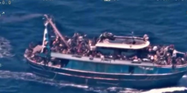 Göçmen gemisinin batmadan evvel… İmajlar ortaya çıktı