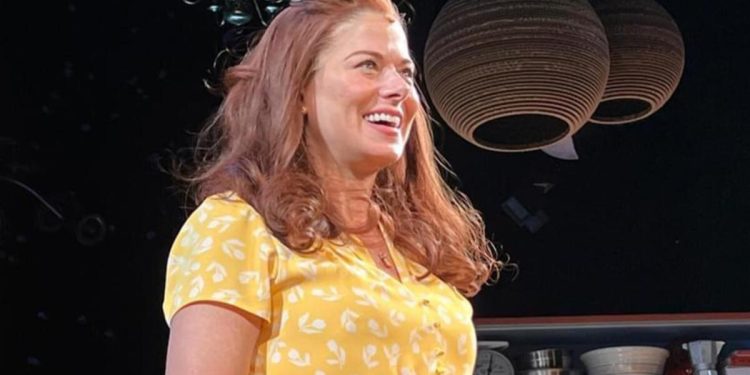 ‘Göğüslerini büyük göstermen gerek’ diyenlere isyan etti: Bunu kim istiyorsa gelip bana söylesin