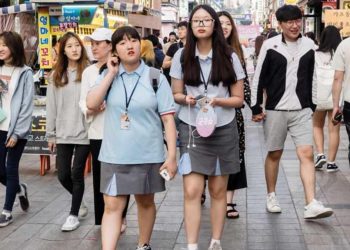 Güney Kore bir günde gençleşti