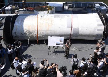 Güney Kore, Kuzey Kore’ye ilişkin roketin enkazına ulaştı