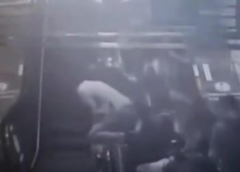 Güney Kore’de yürüyen merdiven aksi istikamete hareket etti: 14 yaralı