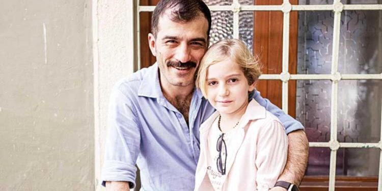 Her baba kahramandır