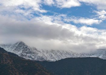 Himalaya buzulları süratle eriyor! 2 milyar kişi risk altında