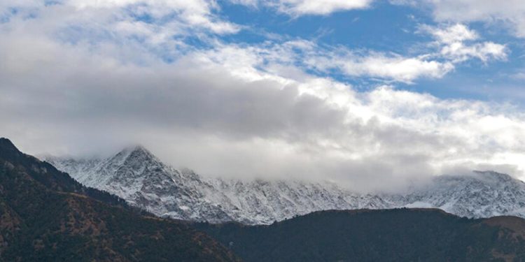 Himalaya buzulları süratle eriyor! 2 milyar kişi risk altında