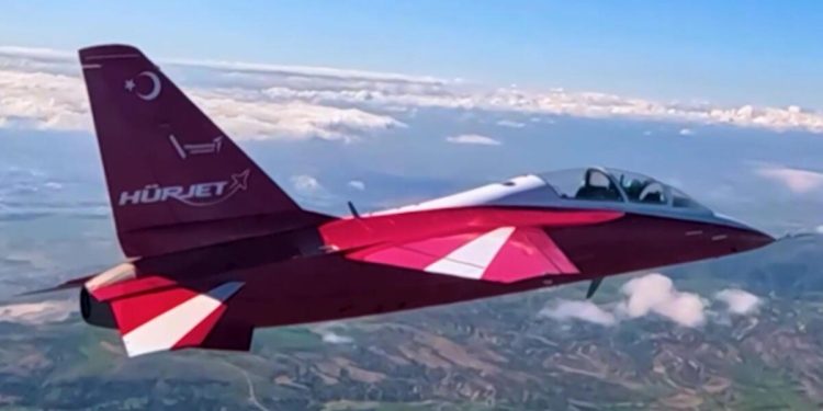 Hürjet özel uçuş gerçekleştirdi