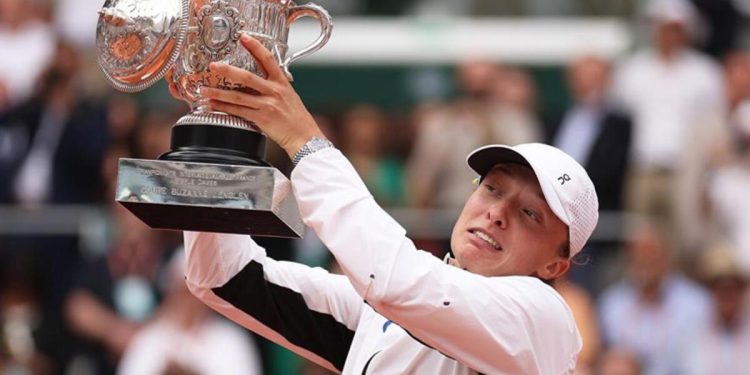 Iga Swiatek’ten tarihi şampiyonluk
