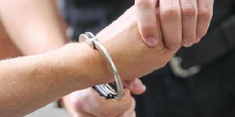 İngiltere’de 3 kişi sokakta meyyit bulundu, kuşkulu gözaltında